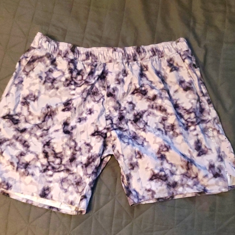 Legends Relay Short XL 7in inseam linerless gray & white marble pattern